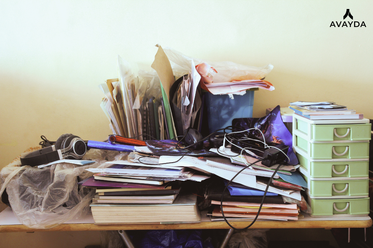 Remove clutter to keep spiders from nesting in your home.